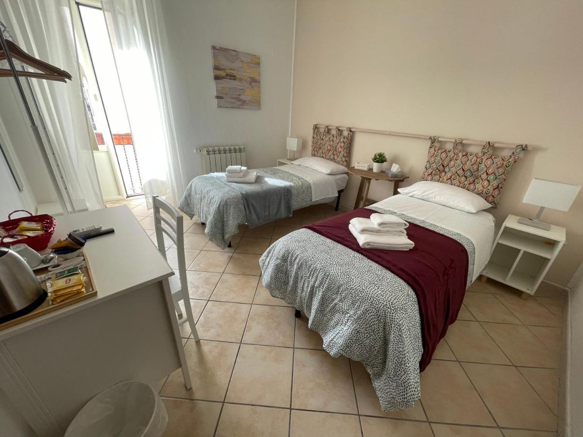 Punto Al Capo Appartamento Intero O Stanze Matrimoniali Con Bagno Privato Palermo Exterior foto